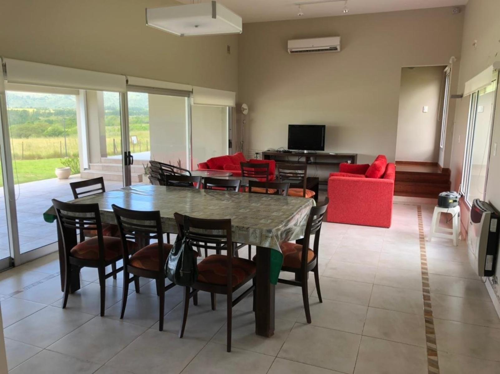 Magnifica Vivienda en Loteo Punto Claro con 2 deptos — foto 8