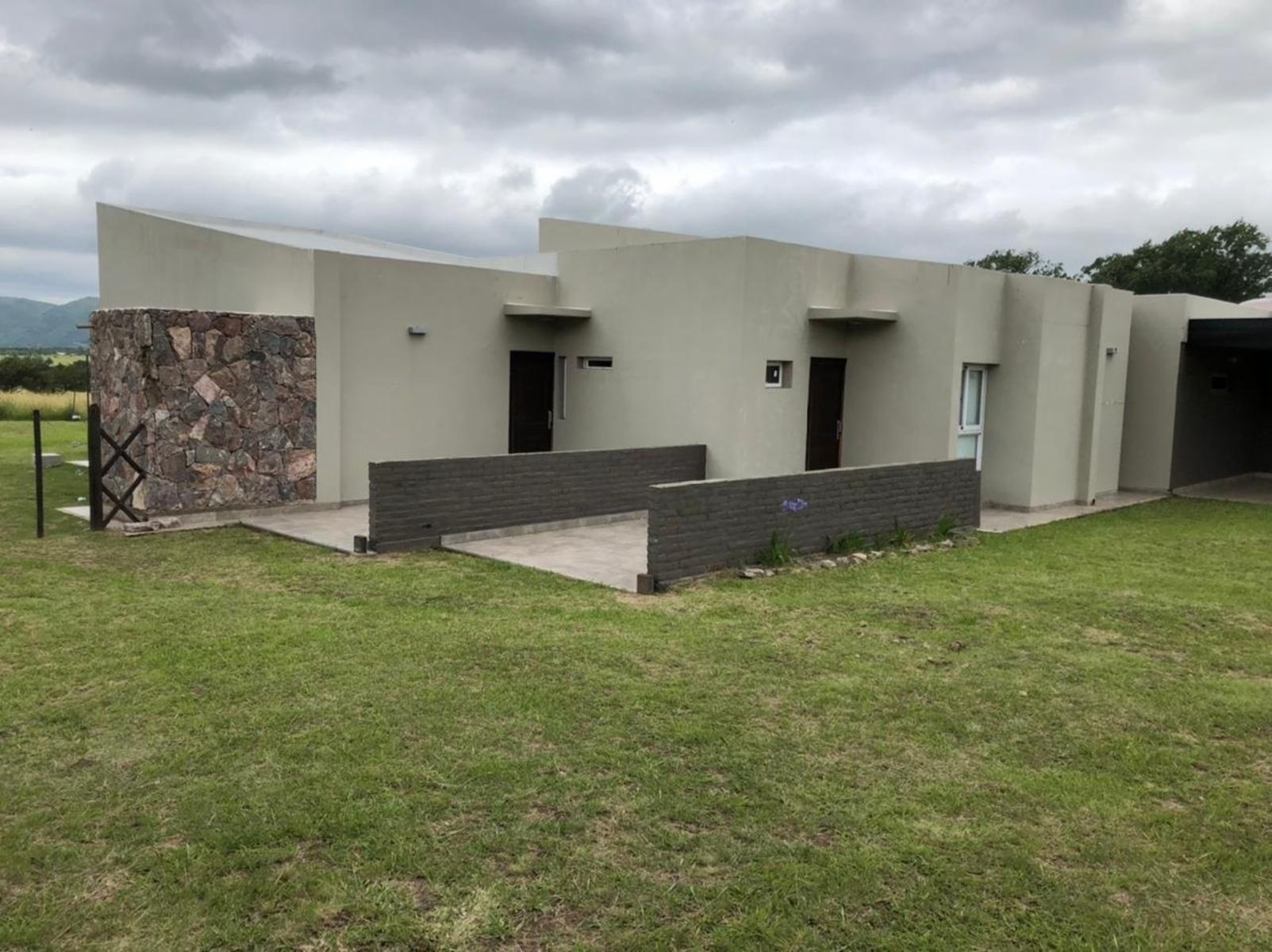 Magnifica Vivienda en Loteo Punto Claro con 2 deptos — foto 13