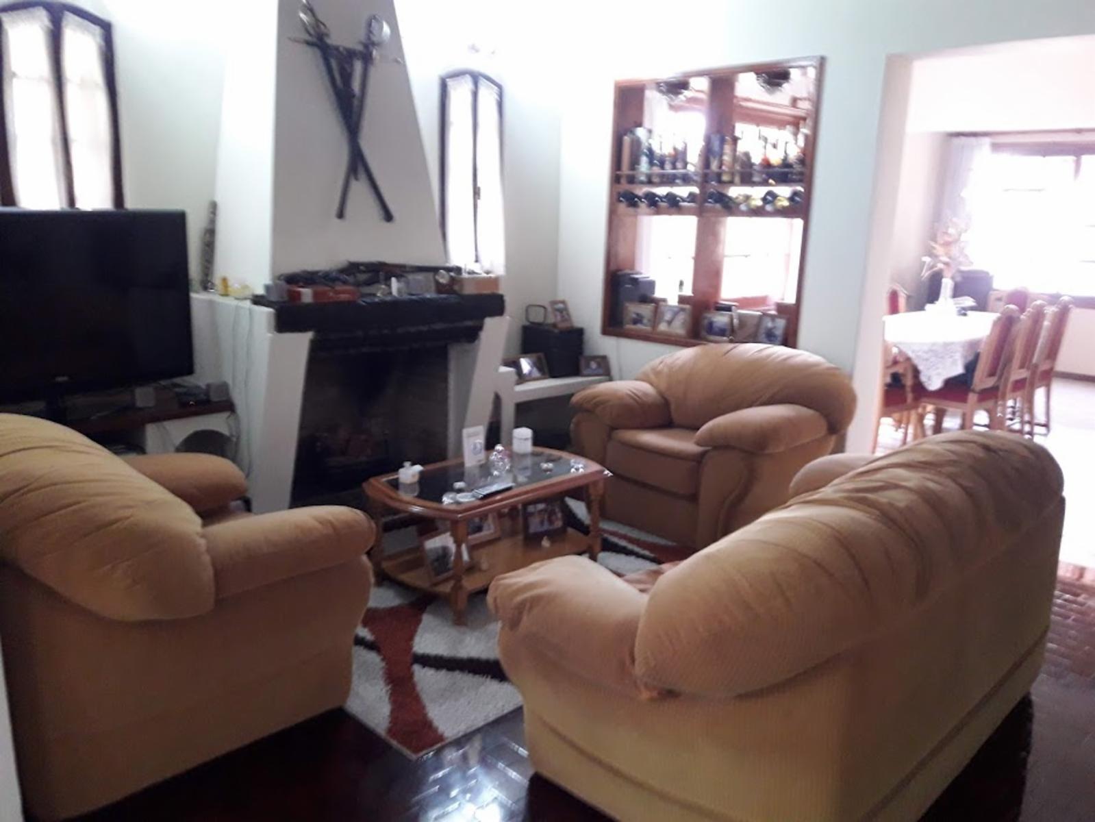 HERMOSO CHALET DESARROLLADO EN LOTE Y MEDIO EN QUILMES OESTE. — foto 3