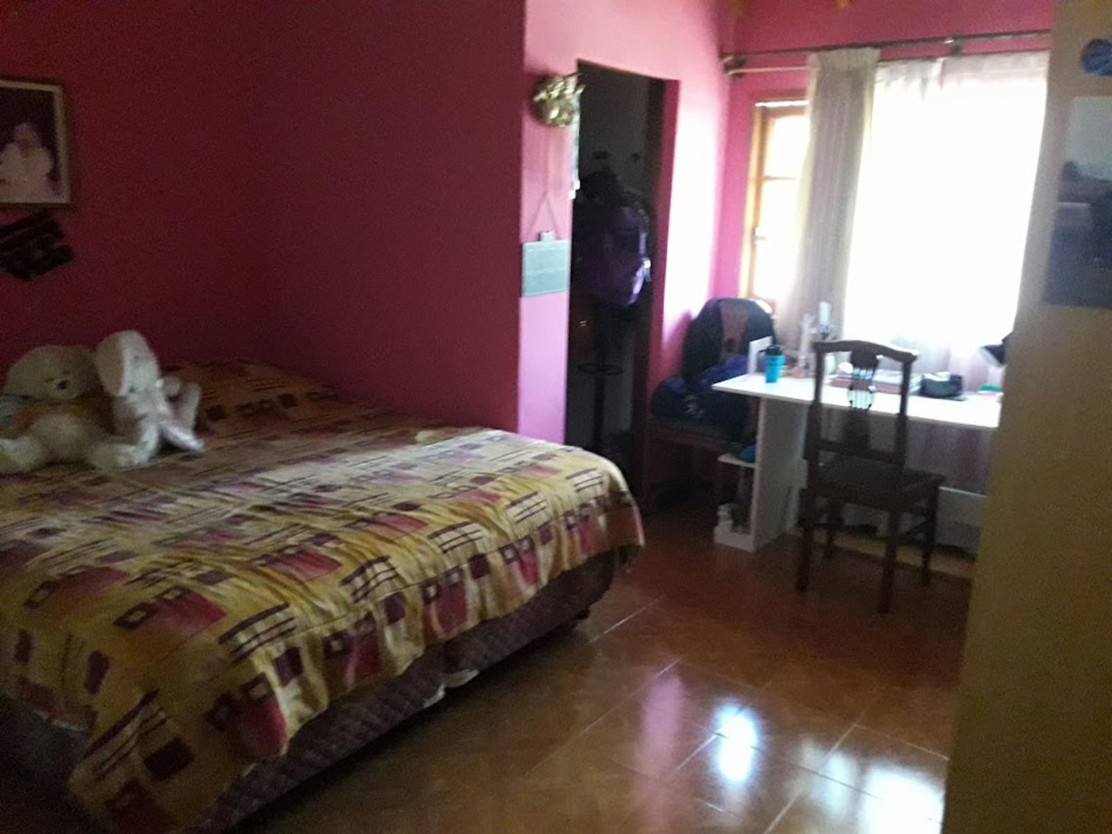 HERMOSO CHALET DESARROLLADO EN LOTE Y MEDIO EN QUILMES OESTE. — foto 11