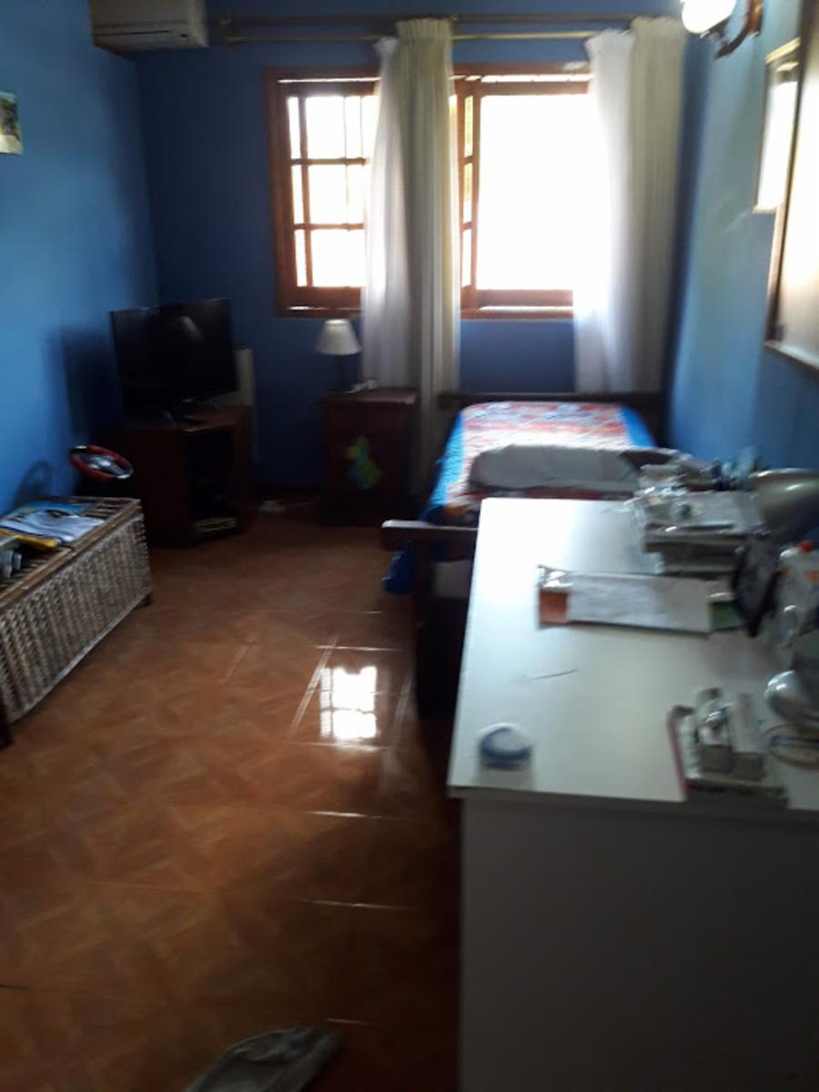 HERMOSO CHALET DESARROLLADO EN LOTE Y MEDIO EN QUILMES OESTE. — foto 13