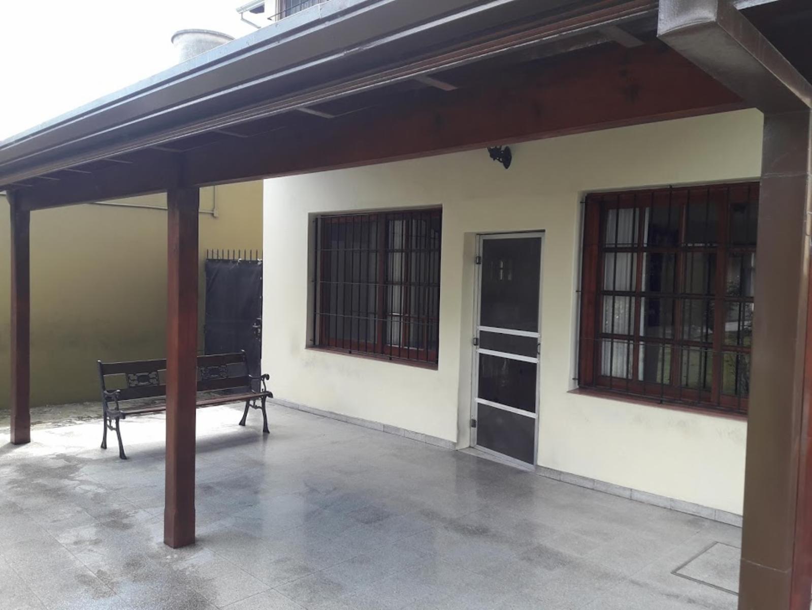 HERMOSO CHALET DESARROLLADO EN LOTE Y MEDIO EN QUILMES OESTE. — foto 15