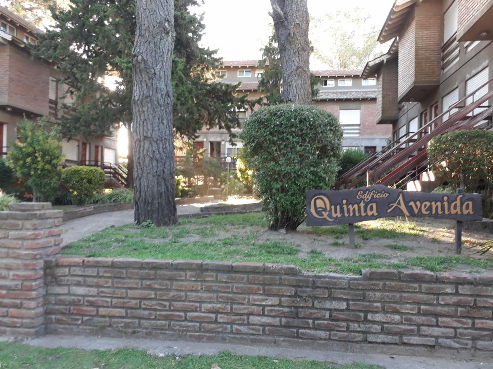 Triplex 3 ambientes en excepcional ubicación zona centro.