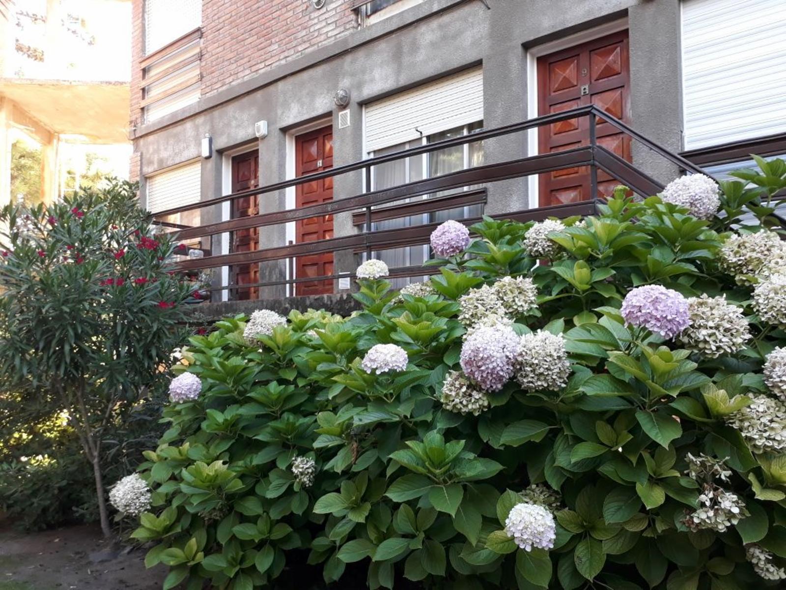 Triplex 3 ambientes en excepcional ubicación zona centro. — foto 2