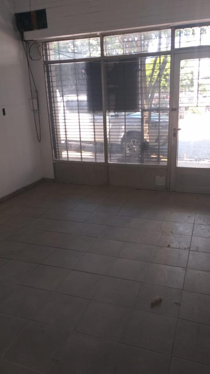LOCAL EN QUILMES OESTE. - 2