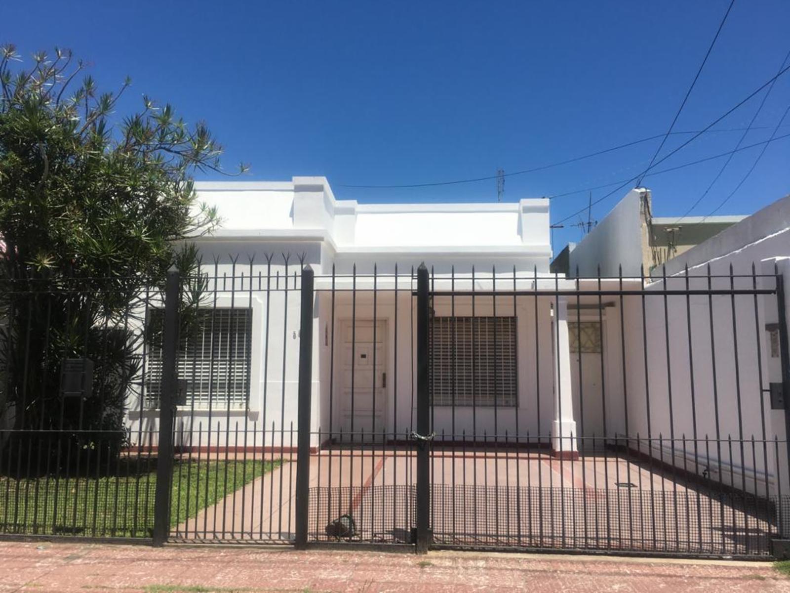 Casa de 3 ambientes en Bernal