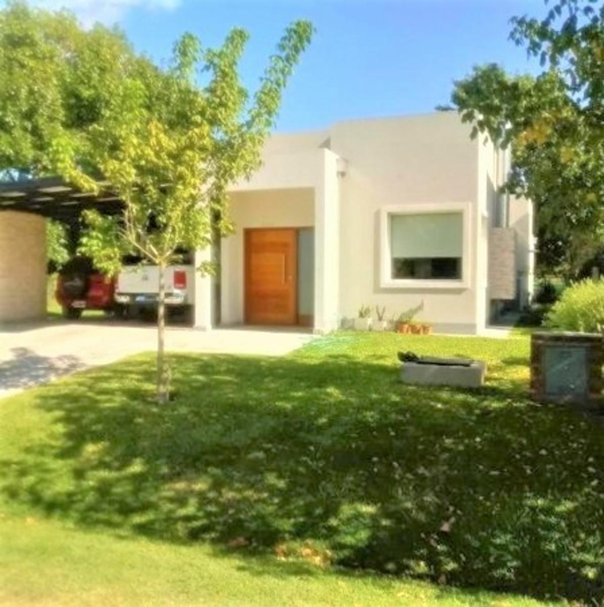 CASA DE 4 AMB EN B° ALTOS DE HUDSON II
