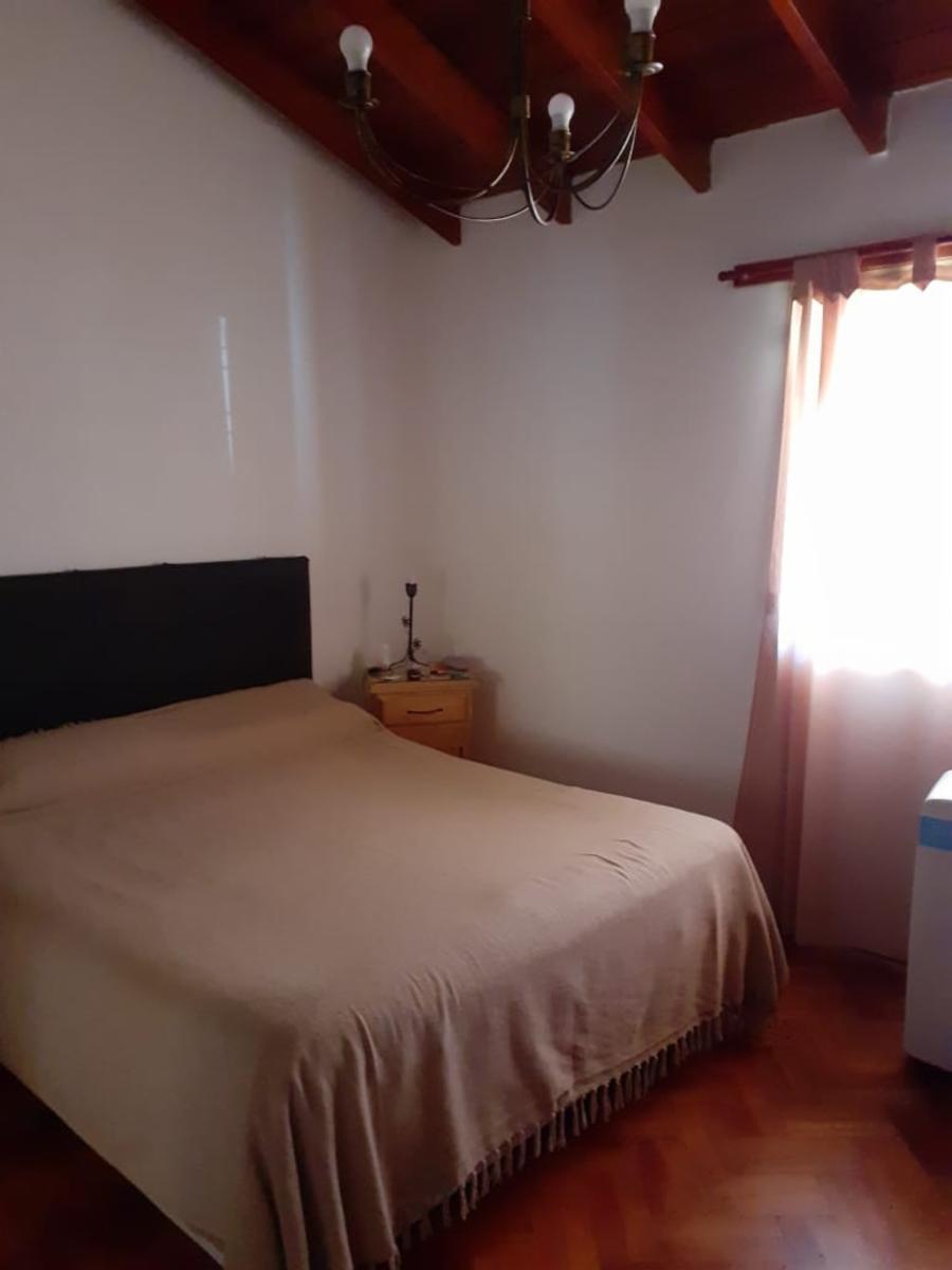 CASA DE 3 AMB EN B°TEJAS ROJAS II — foto 3