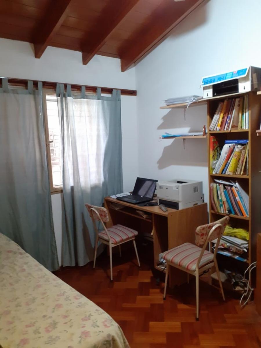 CASA DE 3 AMB EN B°TEJAS ROJAS II — foto 4