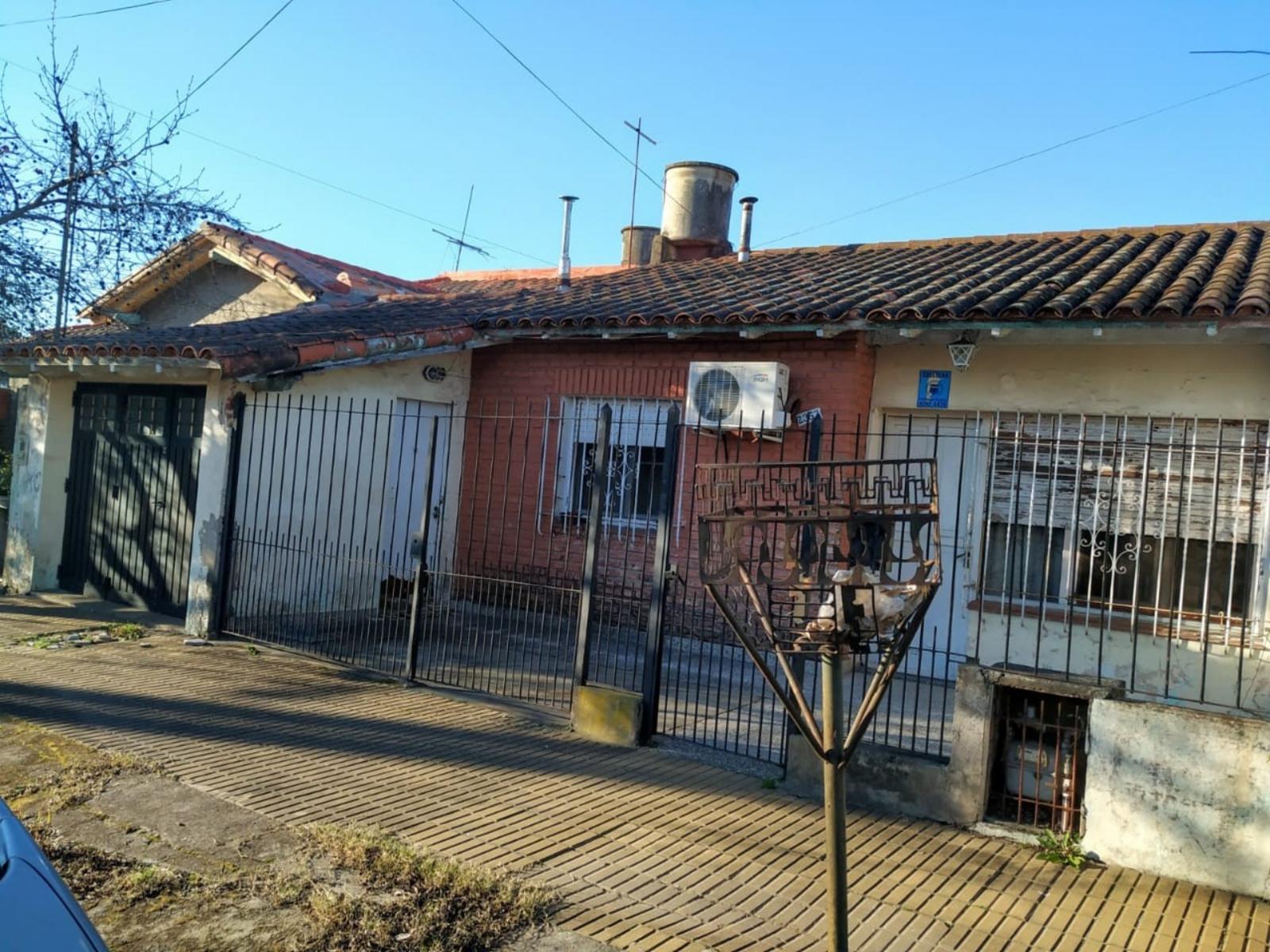CASA DE 3 AMBIENTES EN VENTA QUILMES OESTE — foto 2