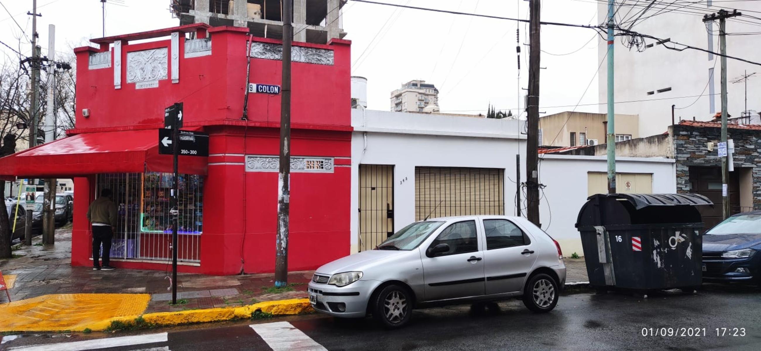 Casa con local comercial en Quilmes Centro