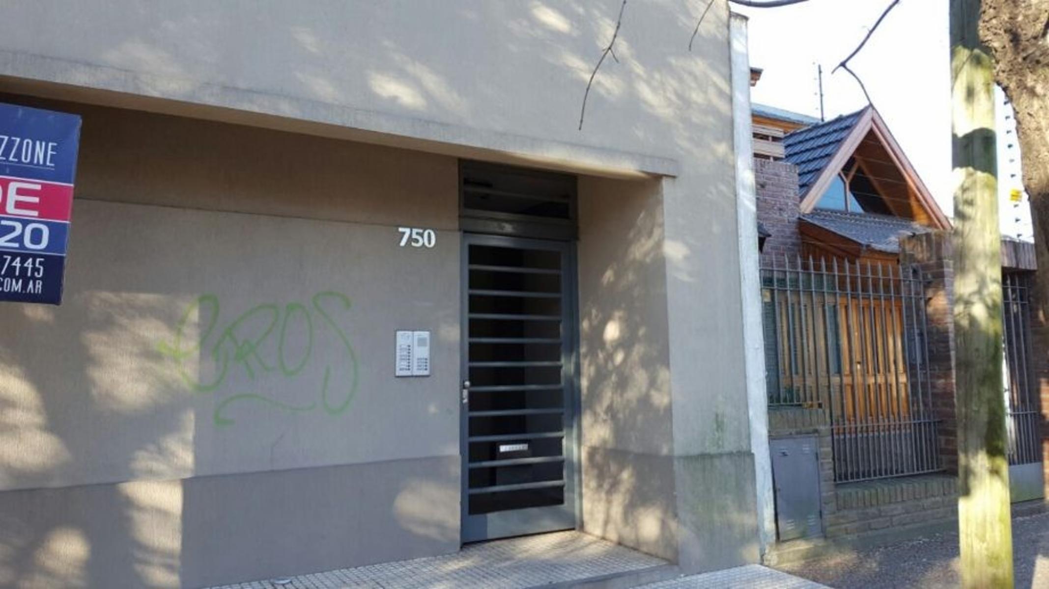 DEPARTAMENTO 2 AMBIENTES EN QUILMES OESTE.