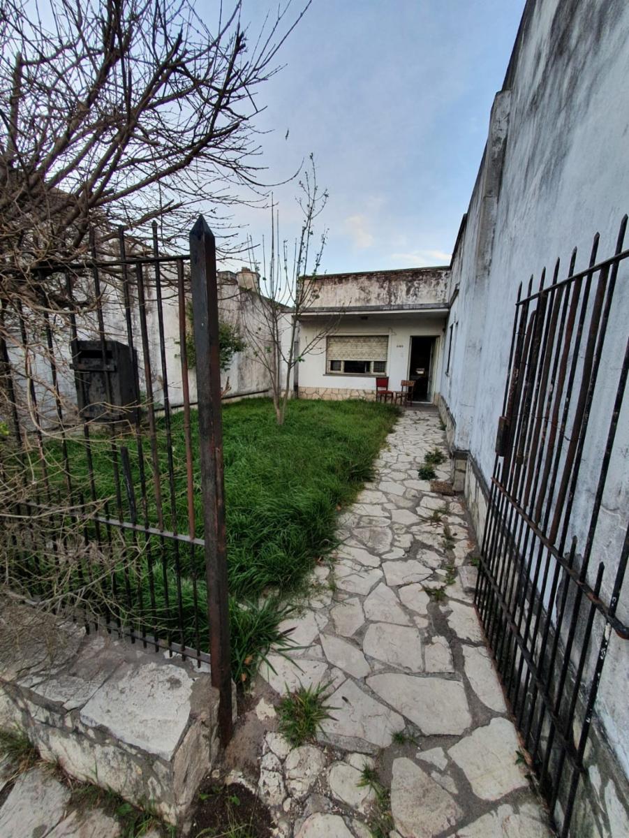 LOTE DE 10 X 30 m CON CASA A DEMOLER — foto 9
