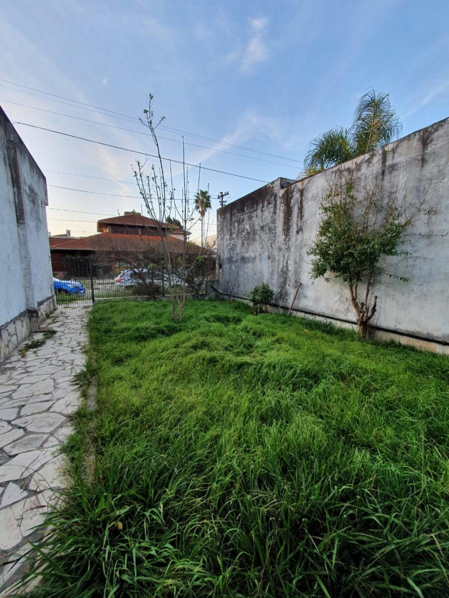 LOTE DE 10 X 30 m CON CASA A DEMOLER — foto 10
