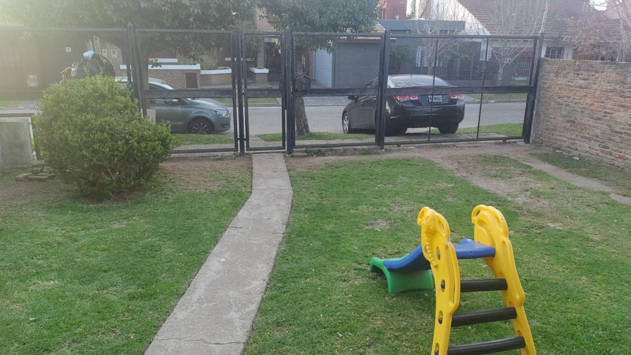 LOTE DE 10 X 30 CON 2 CASAS A RECILCAR