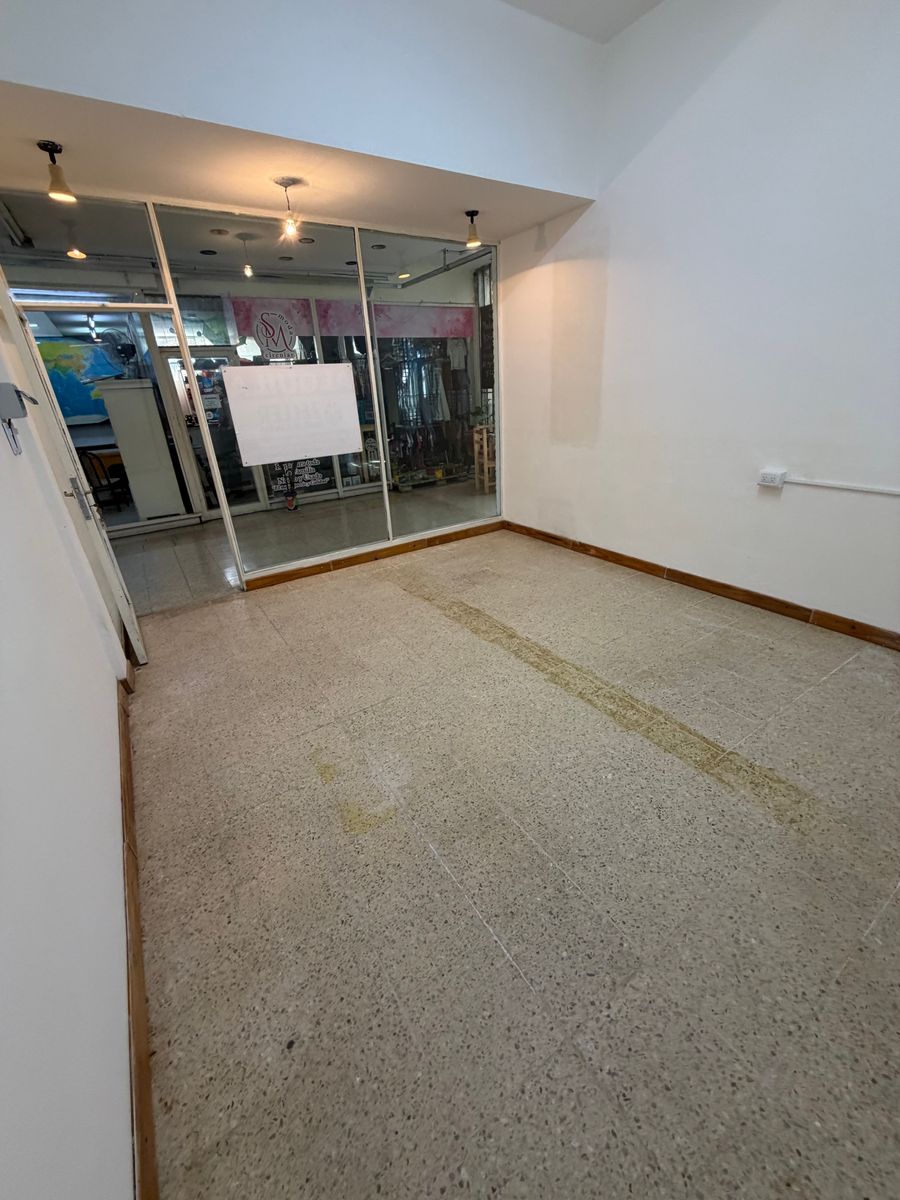 Local Galería Diagonal San Martín 38, La Falda - 3