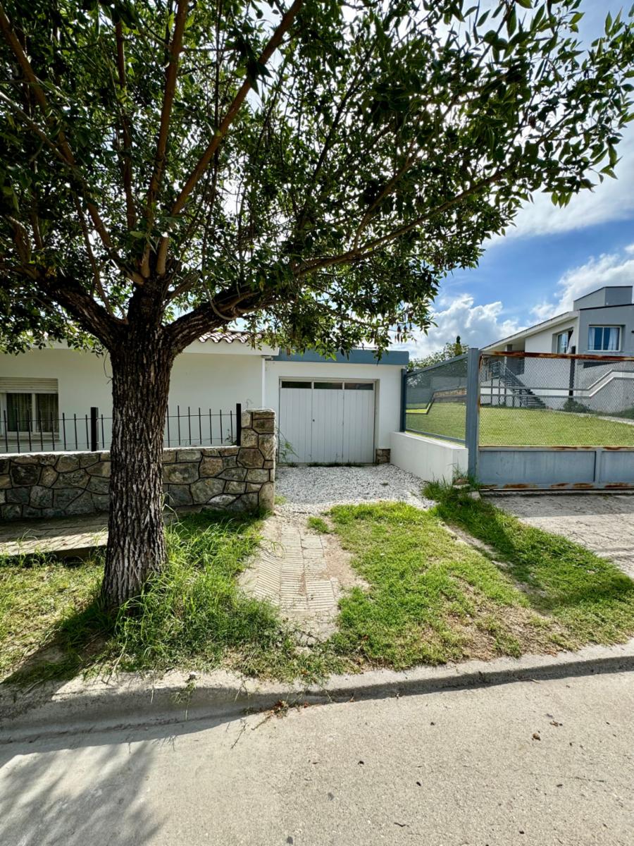 Casa 3 Dormitorios Patio Garaje La Falda Cordoba — foto 4