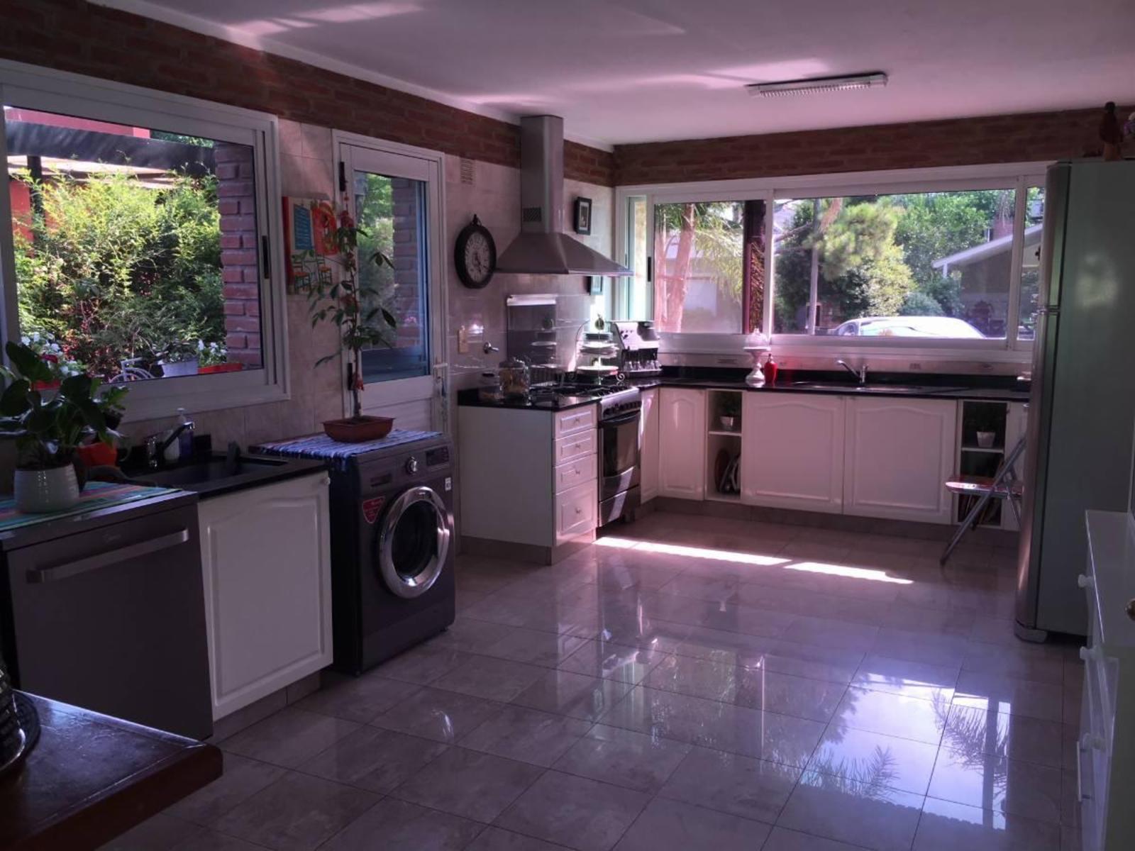 APTA CRÉDITO. Fincas de Maschwitz. Hermoso chalet en excelente estado c/piscina — foto 9