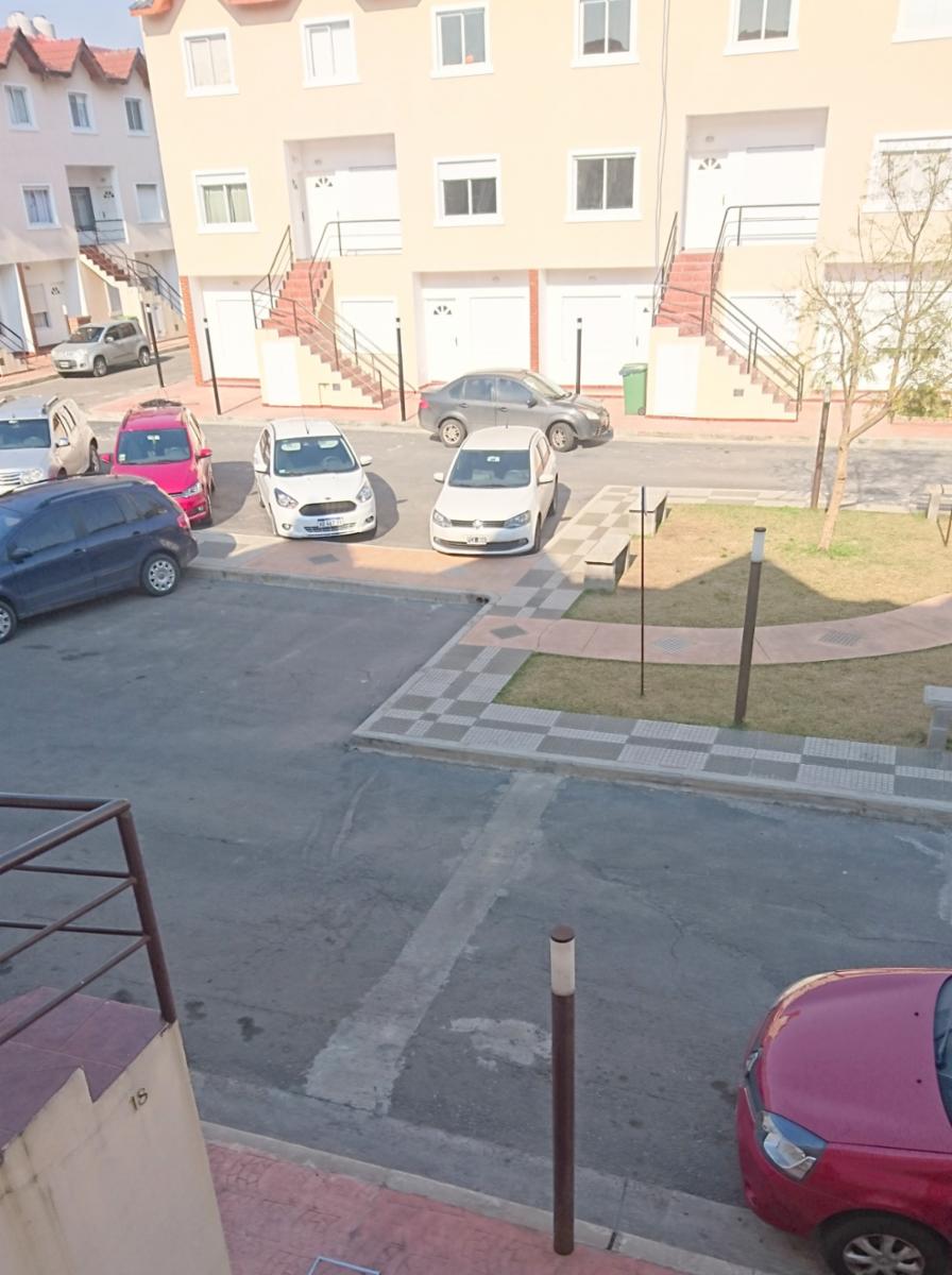 Vendo Urg. Exc Dúplex de 4 Amb C/coche Barrio Cerrado Canguro. Oportunidad — foto 2