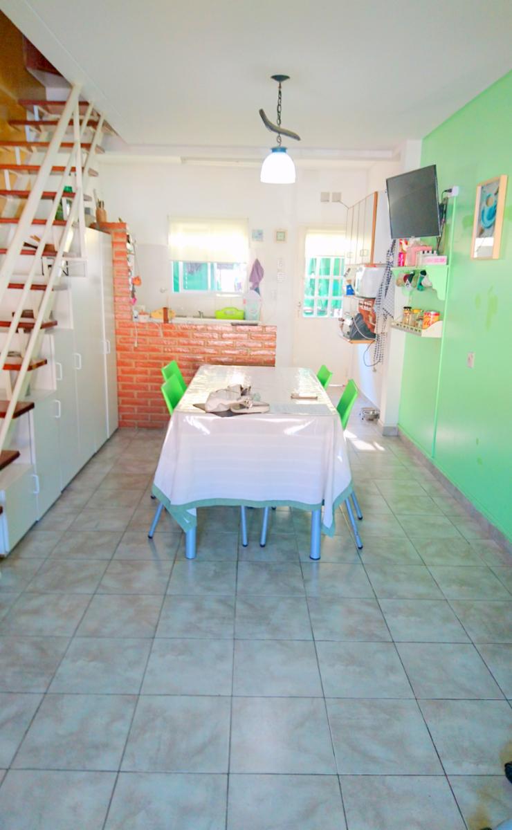 Vendo Urg. Exc Dúplex de 4 Amb C/coche Barrio Cerrado Canguro. Oportunidad — foto 3