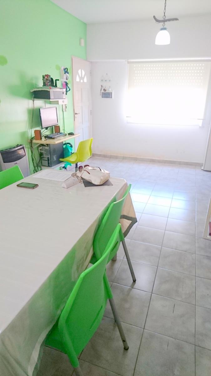 Vendo Urg. Exc Dúplex de 4 Amb C/coche Barrio Cerrado Canguro. Oportunidad — foto 4