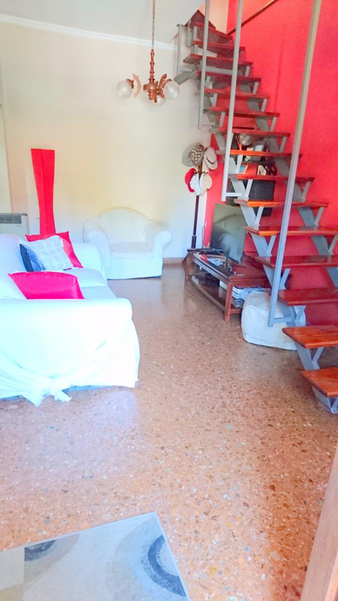 Hermoso Chalet de 6 + Amb con Depto de 3 Amb en El Fondo. con Coch Para 2 Autos — foto 8