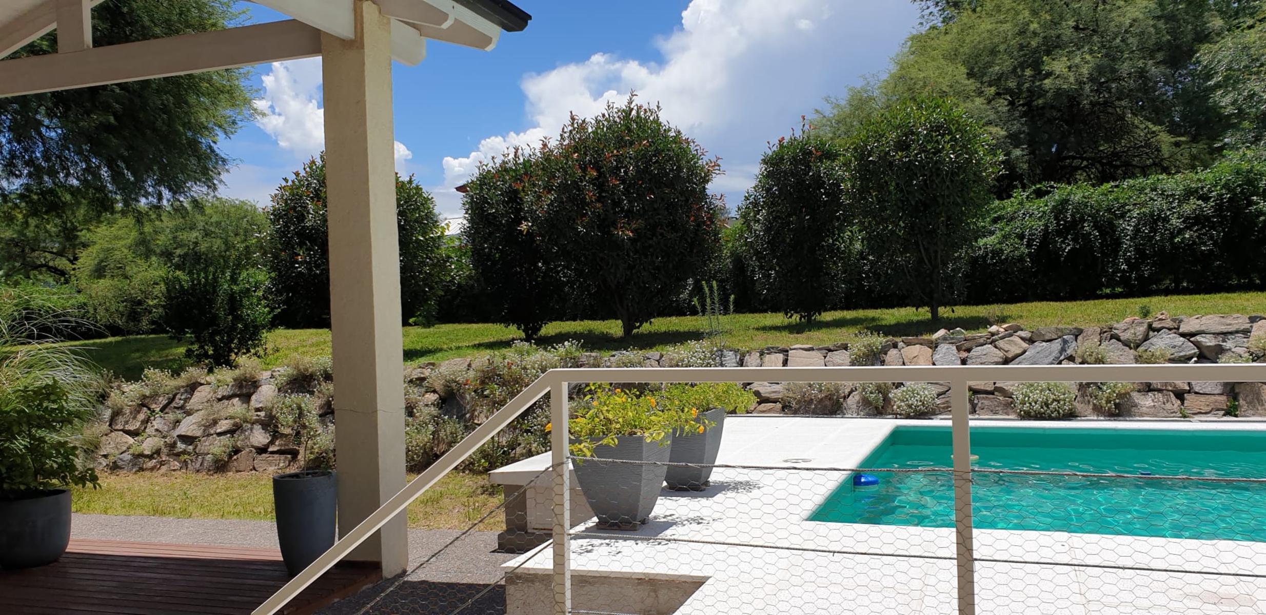 Excelente casa en B Cerrado Villa Gral Belgrano - 1