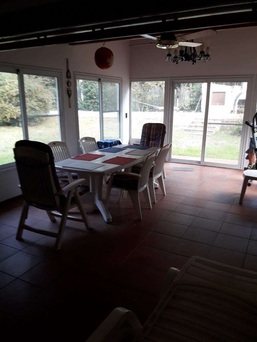 EXCELENTE PROPIEDAD CON PARQUE Y PISCINA. — foto 8