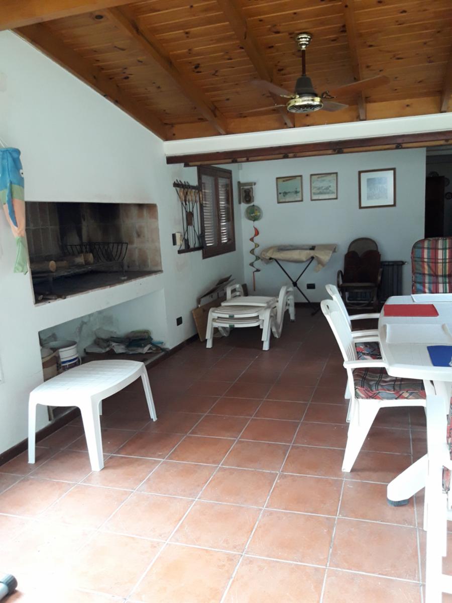 EXCELENTE PROPIEDAD CON PARQUE Y PISCINA. — foto 10