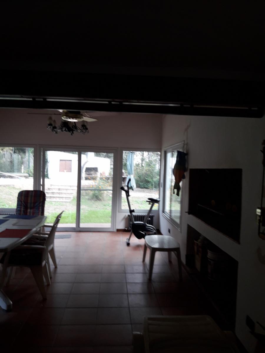 EXCELENTE PROPIEDAD CON PARQUE Y PISCINA. — foto 11