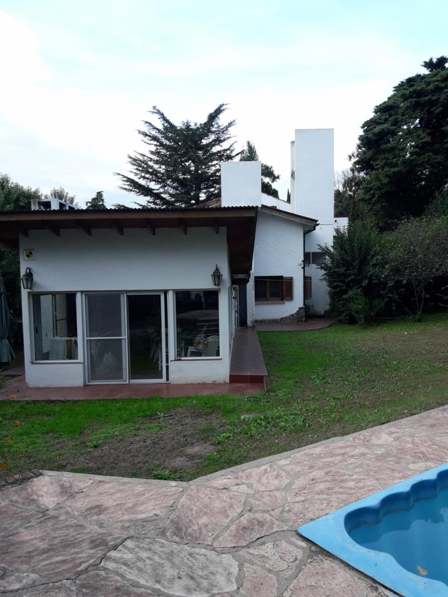 EXCELENTE PROPIEDAD CON PARQUE Y PISCINA. — foto 13
