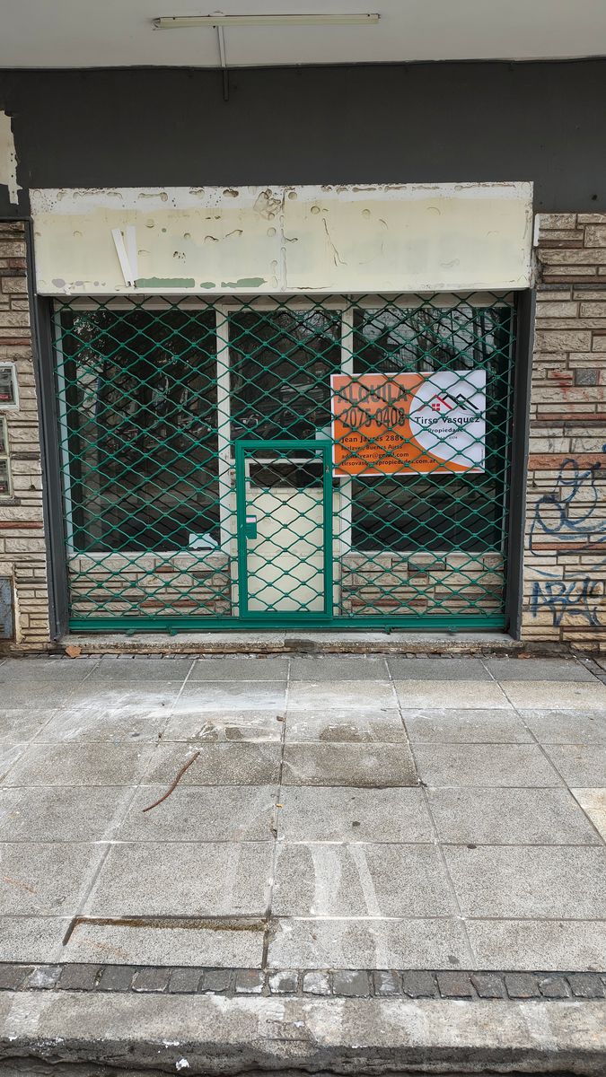 Local frente a la estación de malaver - 1