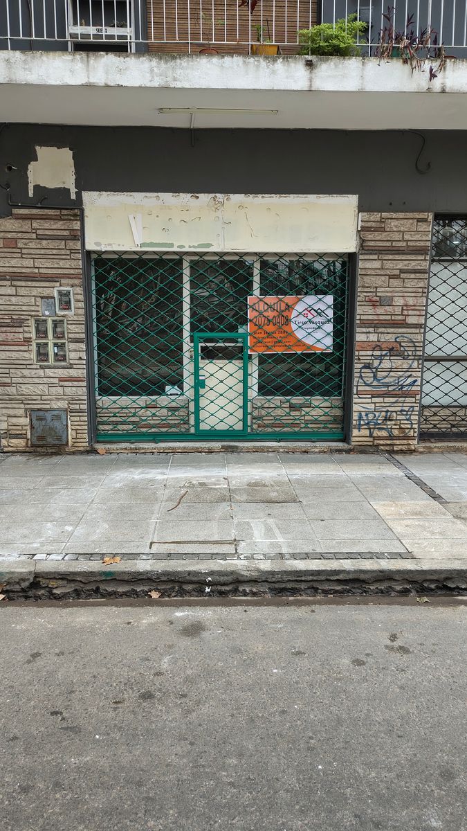 Local frente a la estación de malaver - 2