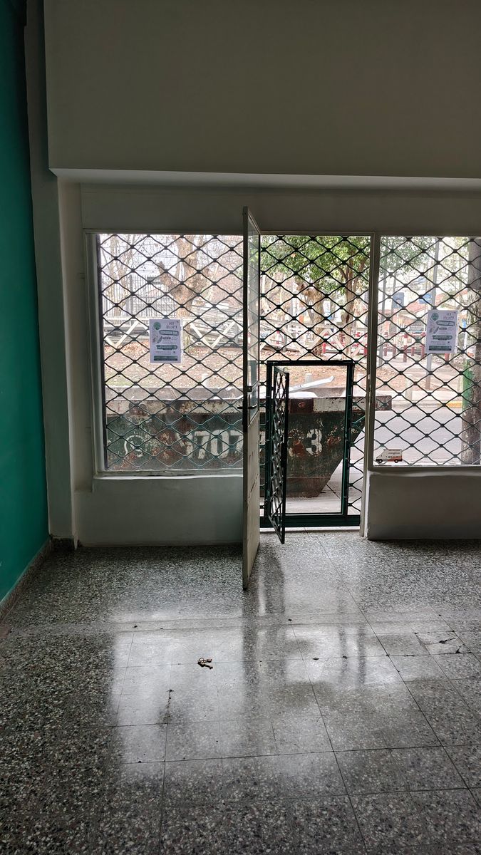 Local frente a la estación de malaver - 3