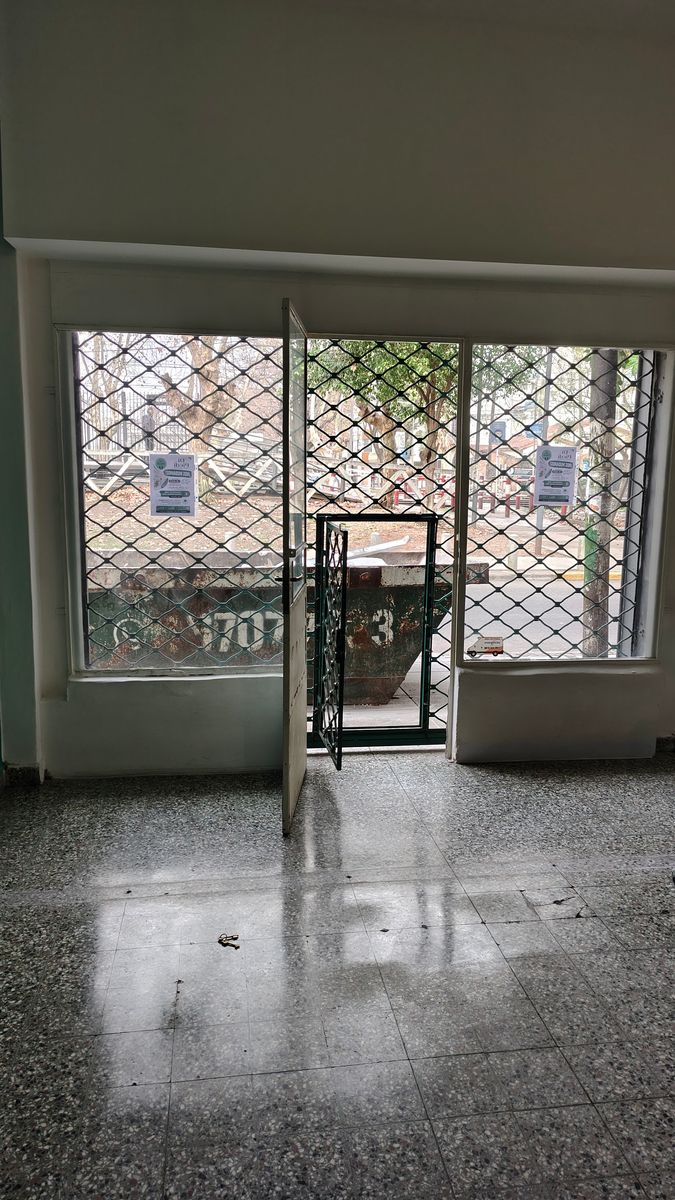 Local frente a la estación de malaver - 10
