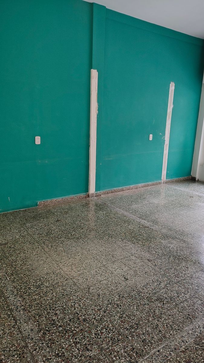 Local frente a la estación de malaver - 11