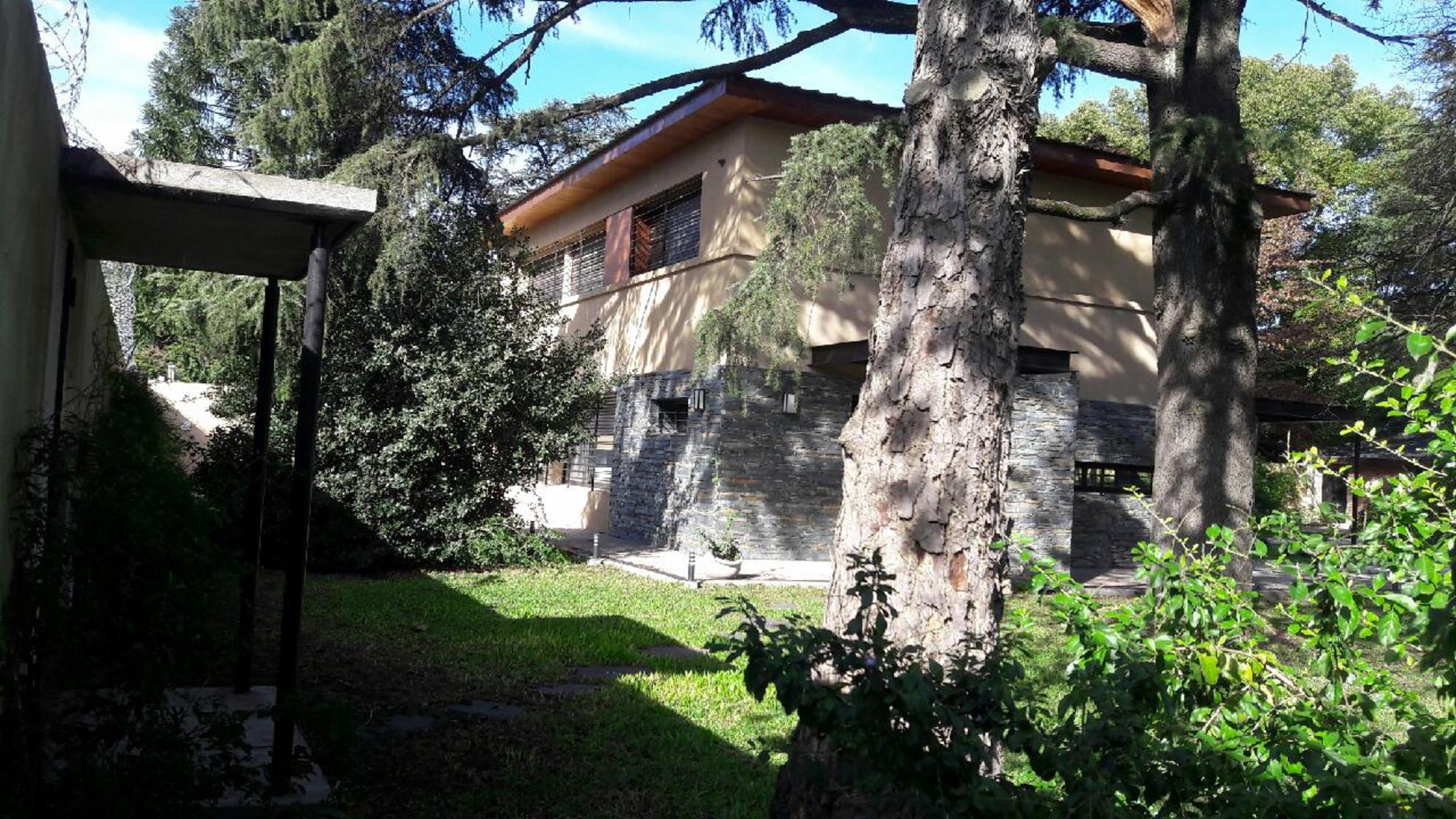 CASA QUINTA moderna pract. a estrenar 4780 m2 arbol. añosa 8 amb. novoa propiedades