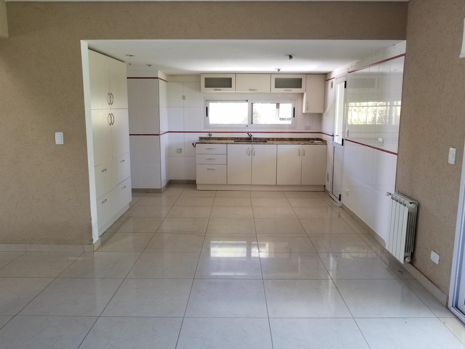 CASA A ESTRENAR BO. PRIVADO. 6 AMBIENTES A METROS ACC. OESTE NOVOA PROPIEDADES — foto 7