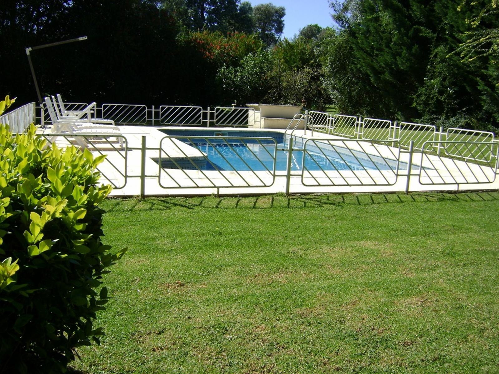 COUNTRY CASA SOBRE PARQUE 1500 m2.RIEGO POR ASPERSIÓN ARBOLADO 192 m2. CUBIERTOS NOVOA PROPIEDADES — foto 6