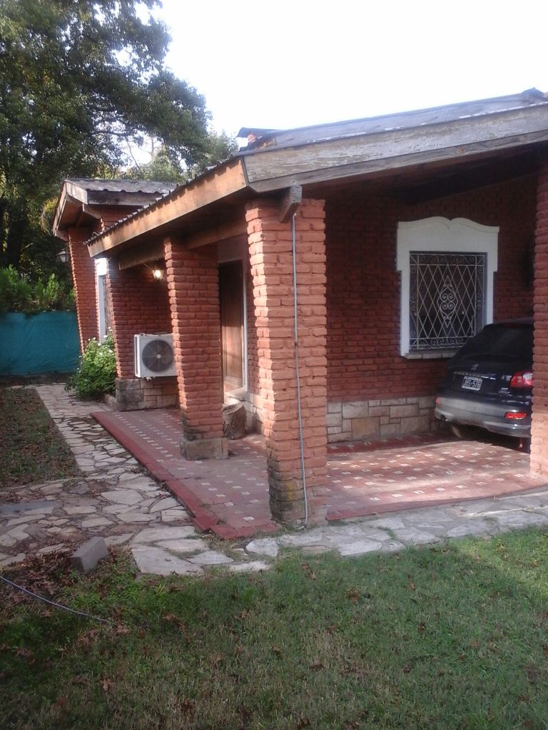 CHALET SOBRE 850 m2. CON OPCIÓN MAS 850 m2. PILETA - NOVOA PROPIEDADES