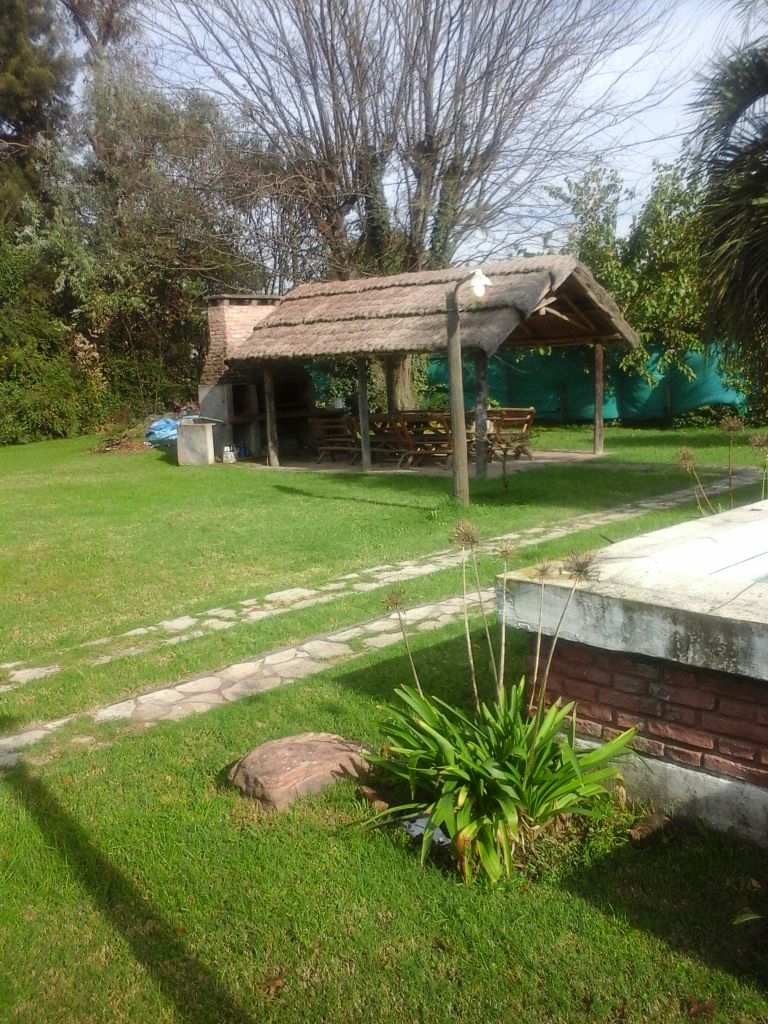 CHALET SOBRE 850 m2. CON OPCIÓN MAS 850 m2. PILETA - NOVOA PROPIEDADES — foto 2