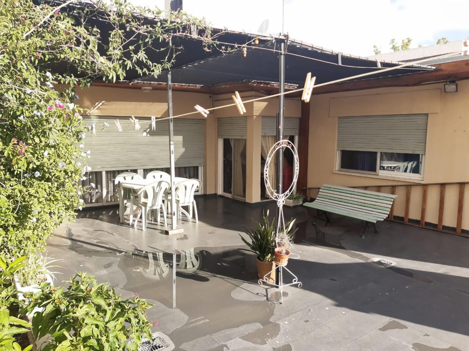 Excelente Casa muy amplia. Ubicacion inmejorable CIPOLLETTI — foto 3