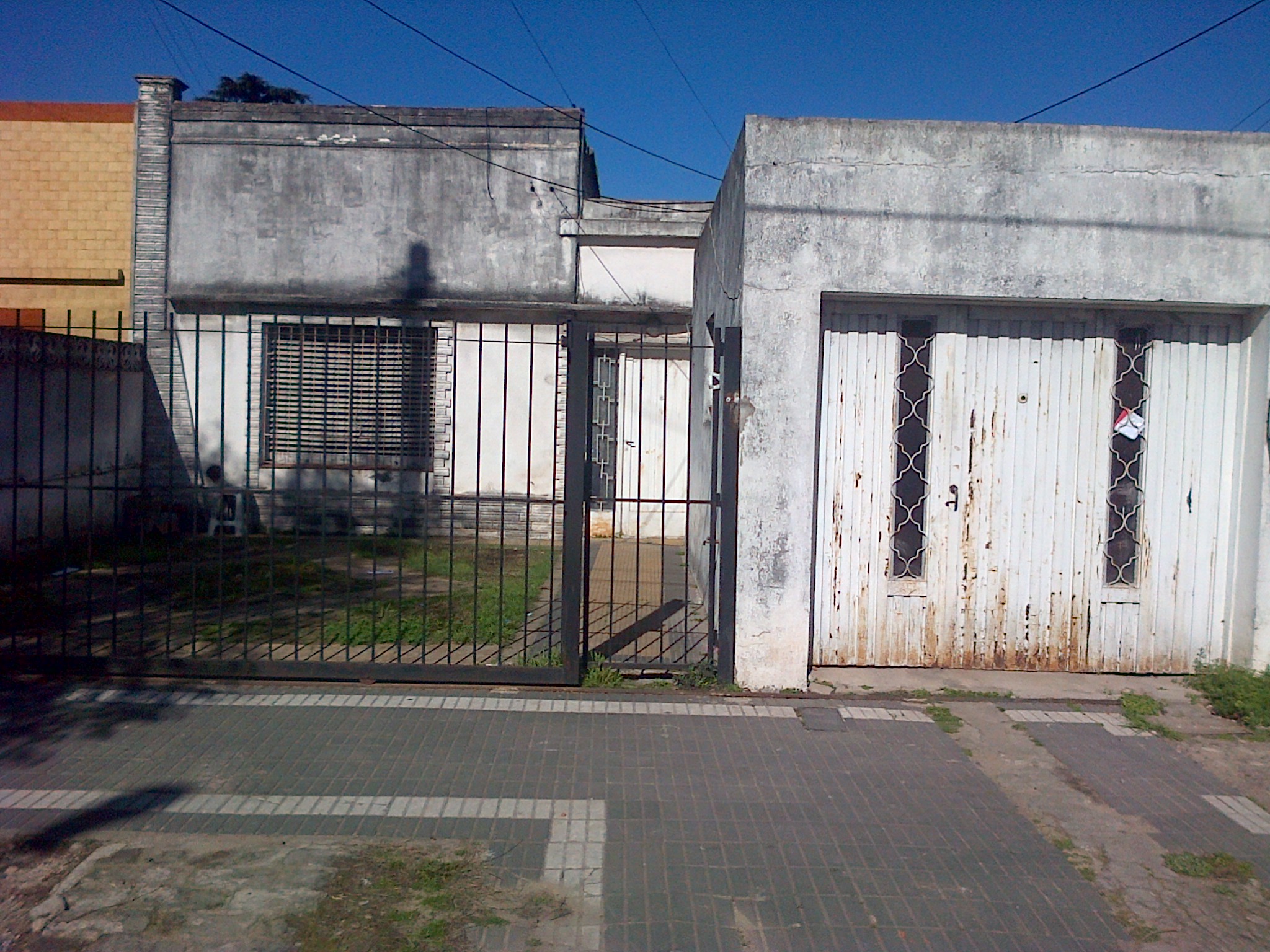 CASA A REFACCIONAR IDEAL PARA EMPRENDIMIENTO