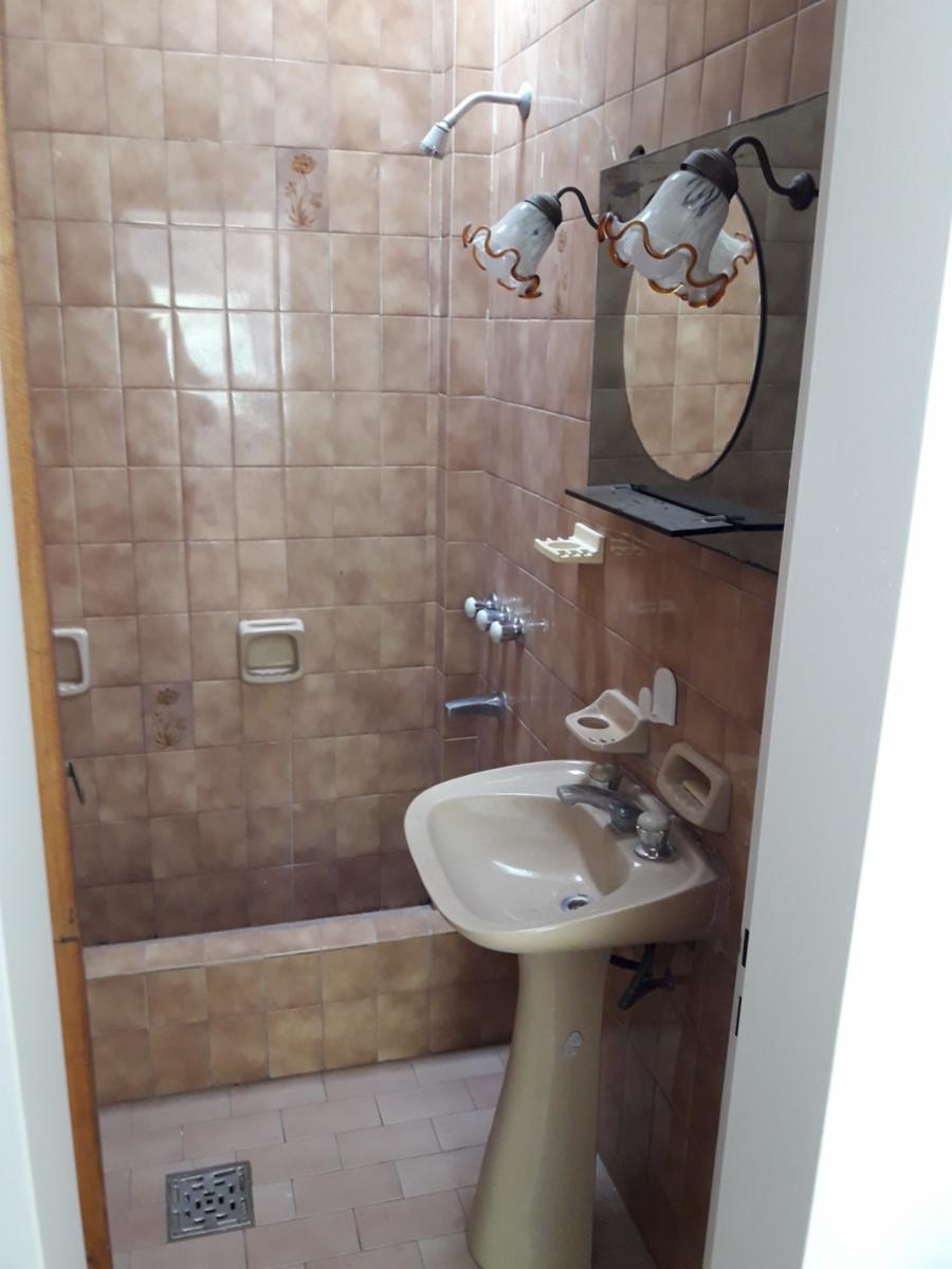 EXCELENTE CASA EN VENTA CON DOS DEPENDENCIAS — foto 14