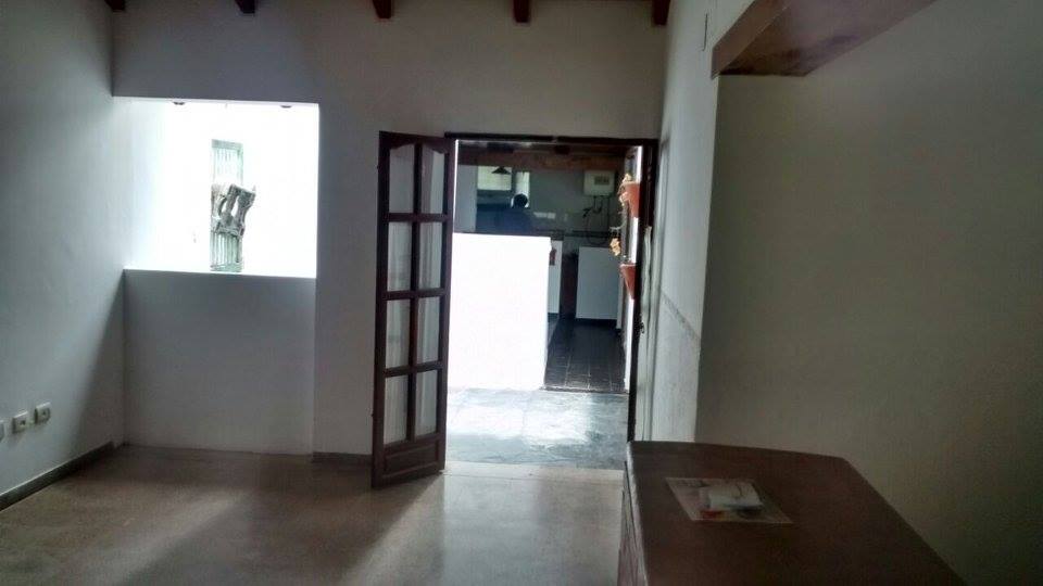 !!!ALQUILO CASA 4 DORM PARA JULIO Bº San Jose!!!
alquilo casa de 4 dorm , 3 baños , cochera , todos sus hambientes climatizados , exelente ubicacion en esquina sobre asfalto - 2