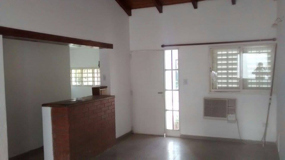 !!!ALQUILO CASA 4 DORM PARA JULIO Bº San Jose!!!
alquilo casa de 4 dorm , 3 baños , cochera , todos sus hambientes climatizados , exelente ubicacion en esquina sobre asfalto - 10