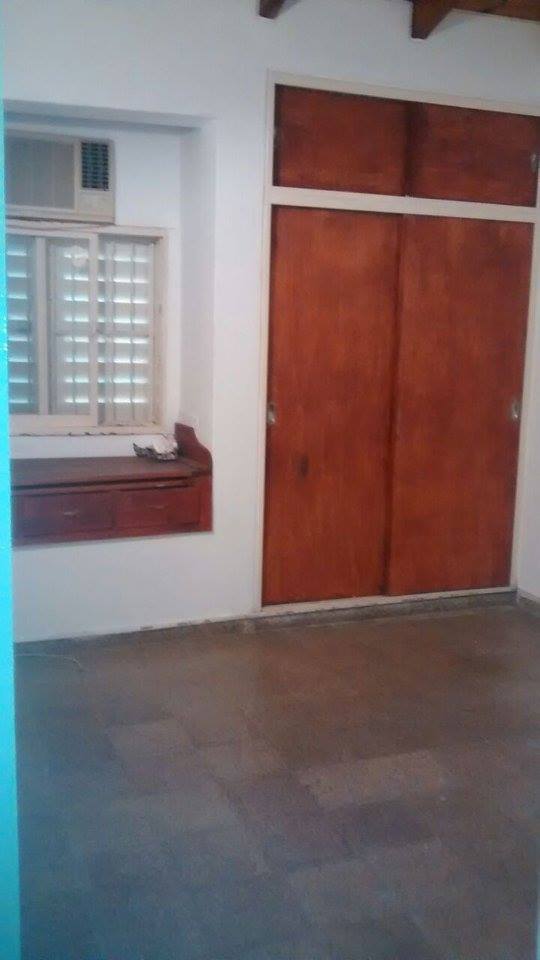 !!!ALQUILO CASA 4 DORM PARA JULIO Bº San Jose!!!
alquilo casa de 4 dorm , 3 baños , cochera , todos sus hambientes climatizados , exelente ubicacion en esquina sobre asfalto - 17
