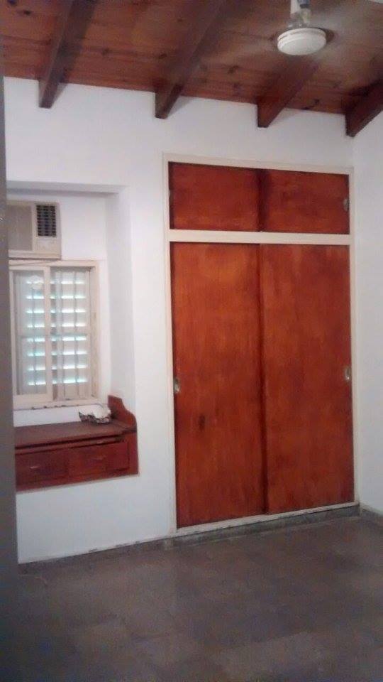!!!ALQUILO CASA 4 DORM PARA JULIO Bº San Jose!!!
alquilo casa de 4 dorm , 3 baños , cochera , todos sus hambientes climatizados , exelente ubicacion en esquina sobre asfalto - 18
