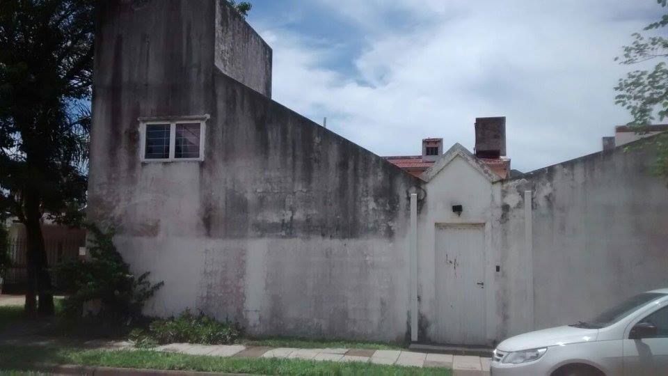 !!!ALQUILO CASA 4 DORM PARA JULIO Bº San Jose!!!
alquilo casa de 4 dorm , 3 baños , cochera , todos sus hambientes climatizados , exelente ubicacion en esquina sobre asfalto - 21