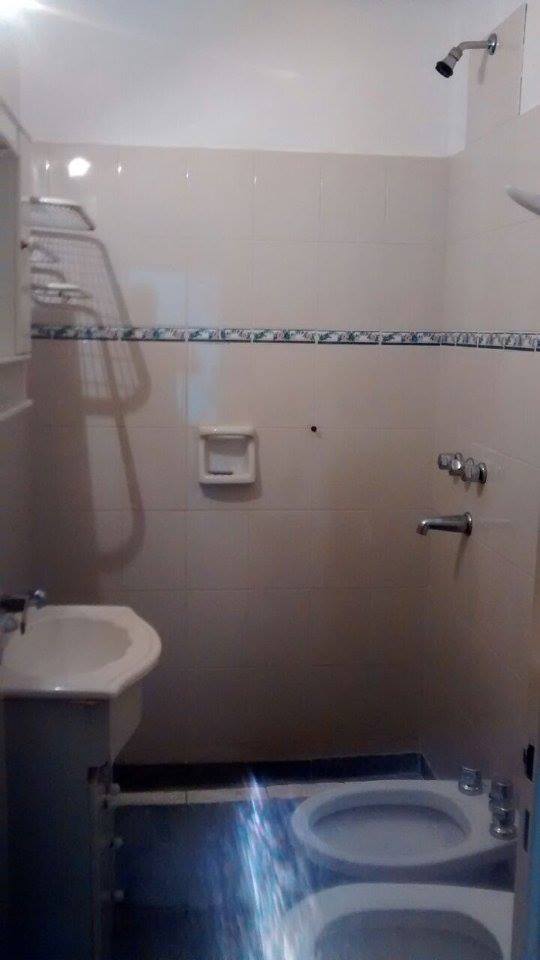 !!!ALQUILO CASA 4 DORM PARA JULIO Bº San Jose!!!
alquilo casa de 4 dorm , 3 baños , cochera , todos sus hambientes climatizados , exelente ubicacion en esquina sobre asfalto - 22